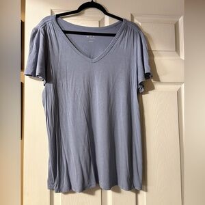 24/7 V-Neck Gray Blue Top